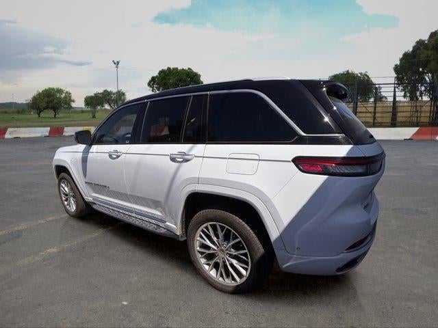 2023 Jeep Grand Cherokee Summit