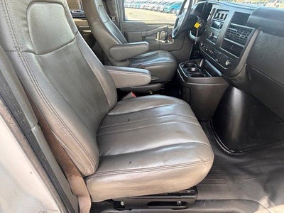 2024 Chevrolet Express Passenger 2500 1LS