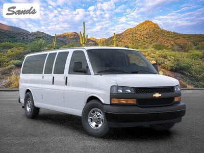 2025 Chevrolet Express Passenger 1LS