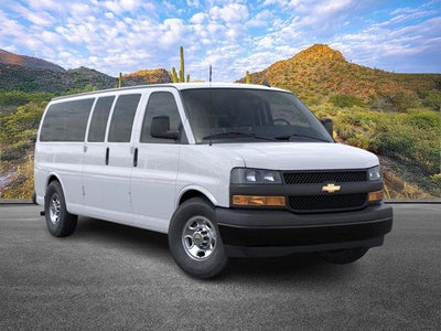 2025 Chevrolet Express Passenger 3500 1LS