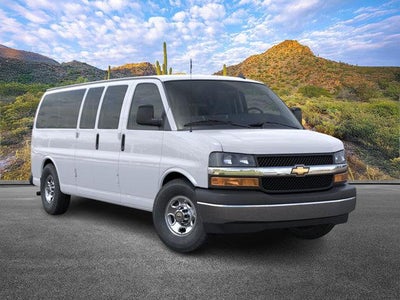 2025 Chevrolet Express Passenger 3500 1LT