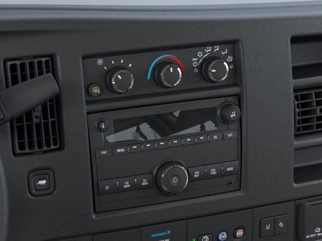 2025 Chevrolet Express Passenger 3500 1LT