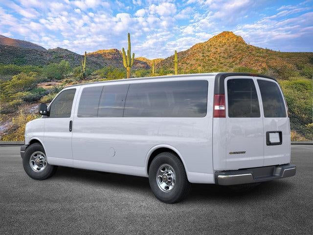 2025 Chevrolet Express Passenger 3500 1LT