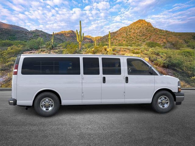2025 Chevrolet Express Passenger 3500 1LT