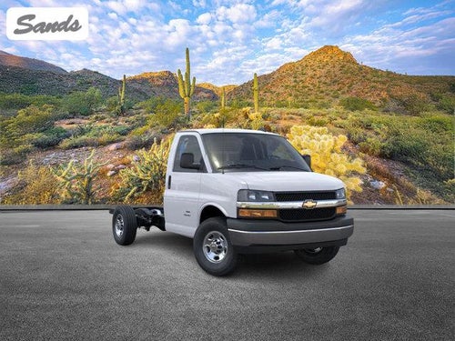 2025 Chevrolet Express Cutaway 3500 Base