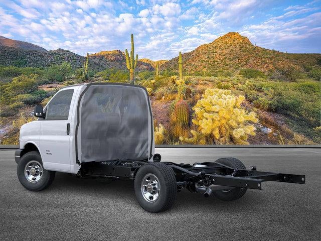 2025 Chevrolet Express Cutaway 3500 Base
