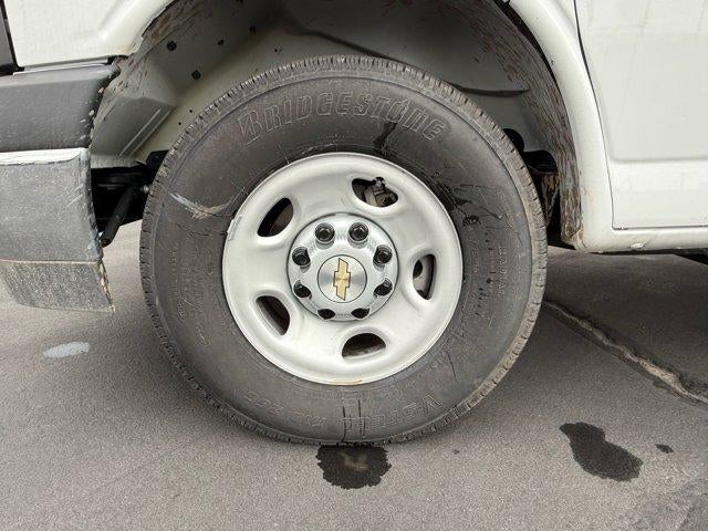 2025 Chevrolet Express Cutaway 3500 Base