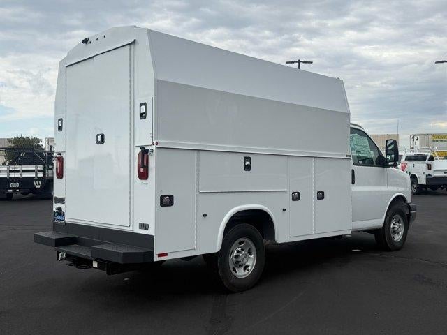 2025 Chevrolet Express Cutaway 3500 Base
