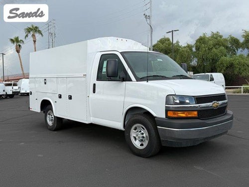 2025 Chevrolet Express Cutaway 3500 Base
