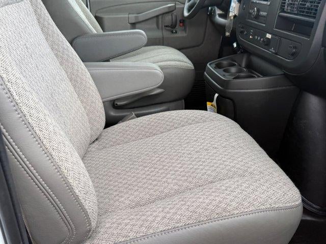 2025 Chevrolet Express Cutaway 3500 Base