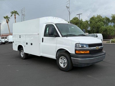 2025 Chevrolet Express Cutaway 3500 Base