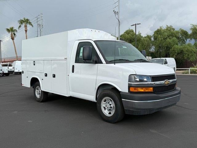 2025 Chevrolet Express Cutaway 3500 Base