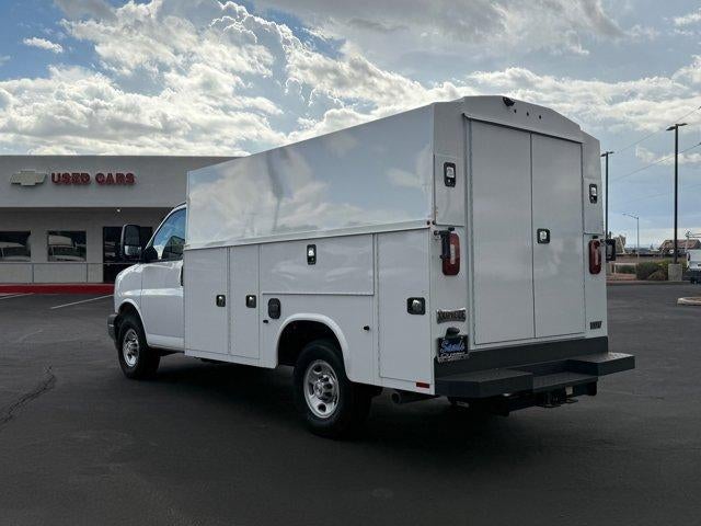2025 Chevrolet Express Cutaway 3500 Base