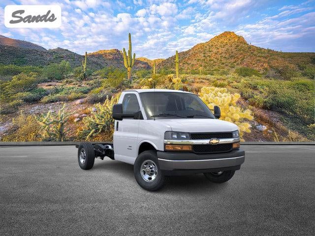 2025 Chevrolet Express Cutaway 3500 Base