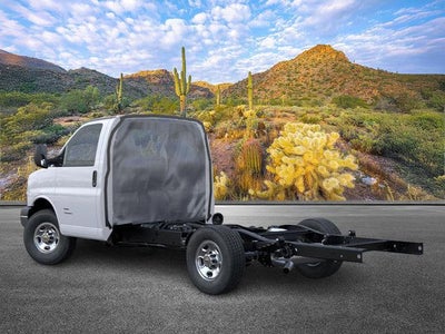 2025 Chevrolet Express Cutaway 3500 Base