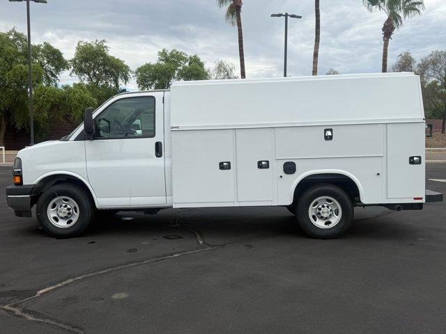 2025 Chevrolet Express Cutaway 3500 Base