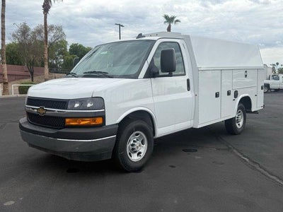 2025 Chevrolet Express Cutaway 3500 Base