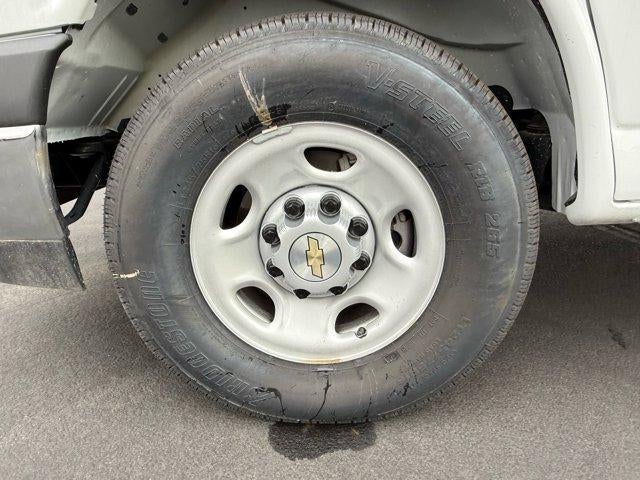 2025 Chevrolet Express Cutaway 3500 Base