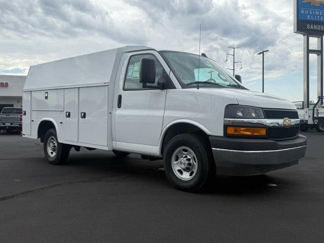 2025 Chevrolet Express Cutaway 3500 Base