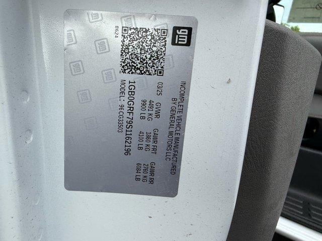 2025 Chevrolet Express Cutaway 3500 Base