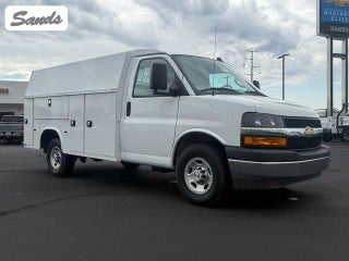 2025 Chevrolet Express Cutaway 3500 Base