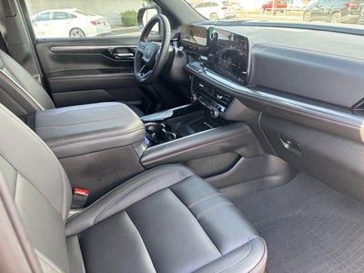 2025 Chevrolet Suburban RST