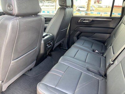 2025 Chevrolet Suburban RST