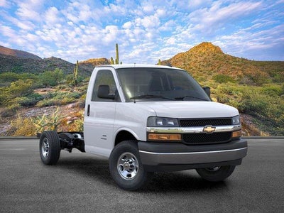 2025 Chevrolet Express Cutaway 3500 Base