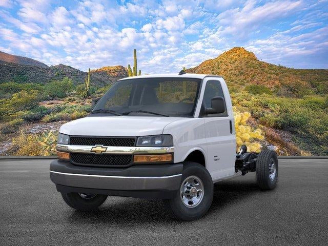 2025 Chevrolet Express Cutaway 3500 Base