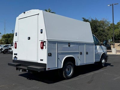 2025 Chevrolet Express Cutaway 3500 Base