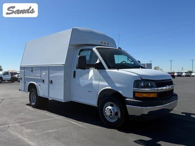 2025 Chevrolet Express Cutaway 3500 Base