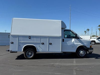 2025 Chevrolet Express Cutaway 3500 Base