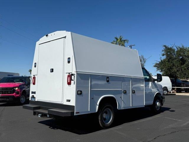 2025 Chevrolet Express Cutaway 3500 Base