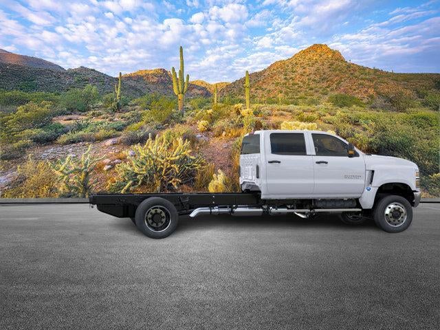 2025 Chevrolet Silverado 6500 HD Work Truck
