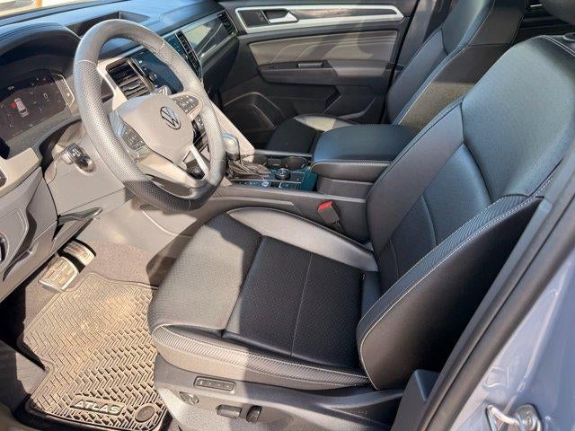 2023 Volkswagen Atlas Cross Sport 2.0T SEL R-Line Black