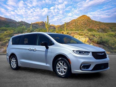 2024 Chrysler Pacifica Touring L