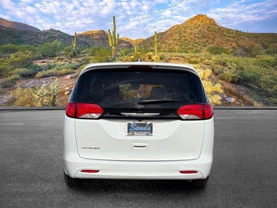 2023 Chrysler Voyager LX