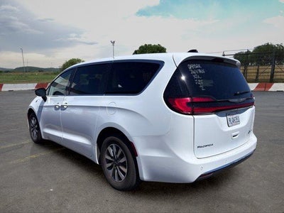 2024 Chrysler Pacifica Hybrid Select