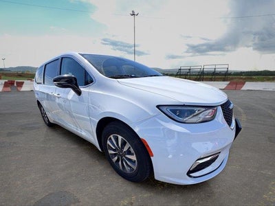 2024 Chrysler Pacifica Hybrid Select