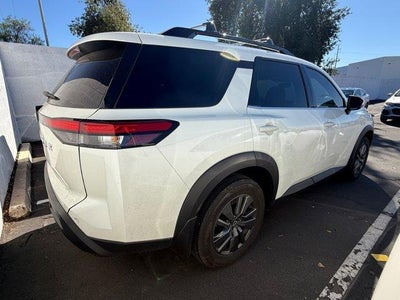 2024 Nissan Pathfinder SV