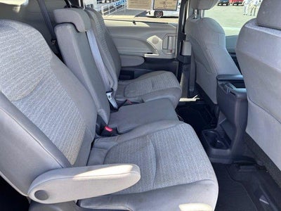 2021 Toyota Sienna LE