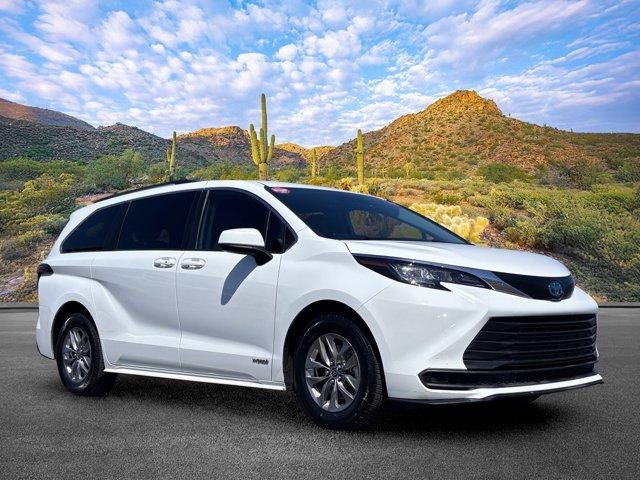 2021 Toyota Sienna LE