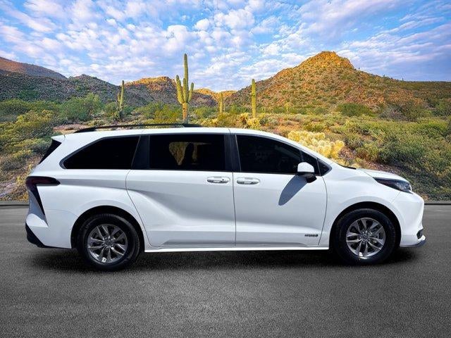 2021 Toyota Sienna LE