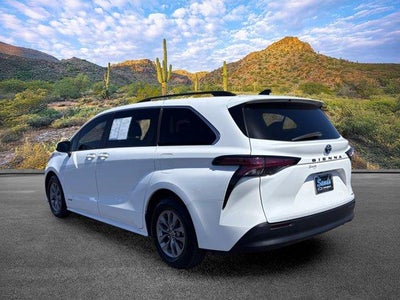 2021 Toyota Sienna LE