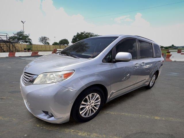 2015 Toyota Sienna XLE