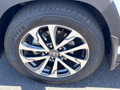2025 Toyota Corolla Cross XLE