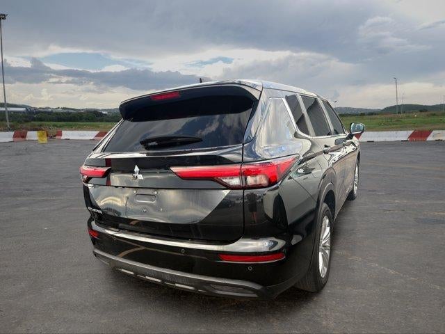 2023 Mitsubishi Outlander ES