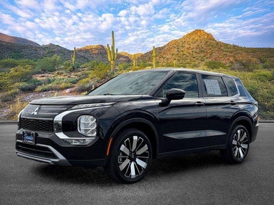 2025 Mitsubishi Outlander SE