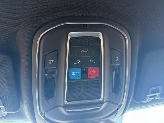 2022 Jeep Grand Cherokee Altitude