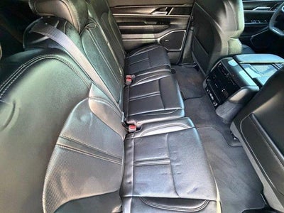 2024 Jeep Wagoneer Base